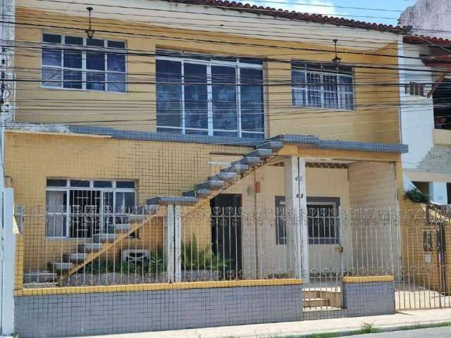 Casa formidável para sua empresa ou negócio. No coração do bairro São José.