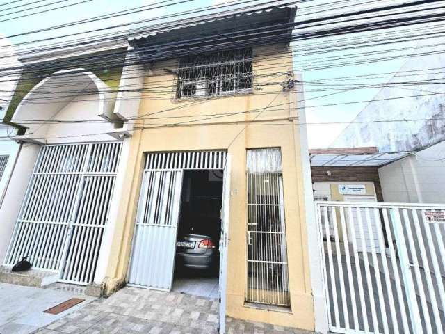 Casa Duplex Versátil no Bairro São José - Ideal para Residência ou Negócio