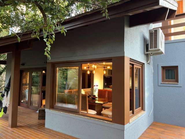 Casa 03 Dorm. à venda no Bairro Vale das Colinas com 350 m² de área privativa - 2 vagas de garagem