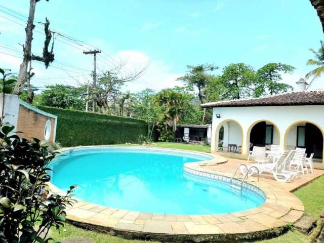 Casa com 4 dormitórios à venda, 390 m² por R$ 1.500.000,00 - Praia do Pernambuco - Guarujá/SP