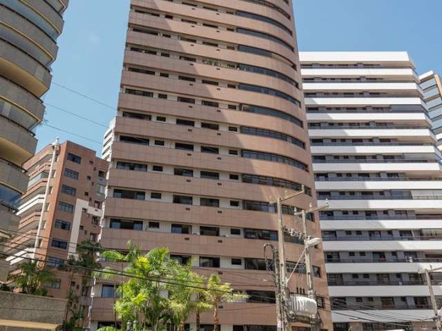 Apartamento, 210m²,  3 suítes, 1 quarteirão da Av. Abolição, Meireles