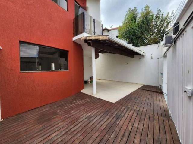 Casa com 3 quartos à venda no Três Barras, Contagem  por R$ 680.000