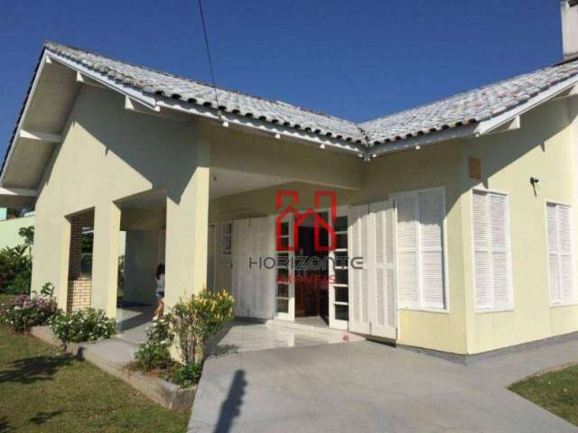 Casa com 4 dormitórios à venda, 250 m² por R$ 1.690.000,00 - Daniela - Florianópolis/SC