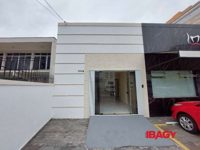 Ponto comercial com 2 salas para alugar na Arnoldo Candido Raulino, 179, Estreito, Florianópolis, 110 m2 por R$ 2.950