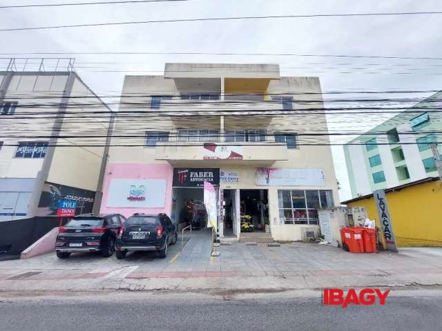 Ponto comercial com 1 sala para alugar na Avenida Leoberto Leal, 640, Barreiros, São José, 18 m2 por R$ 650