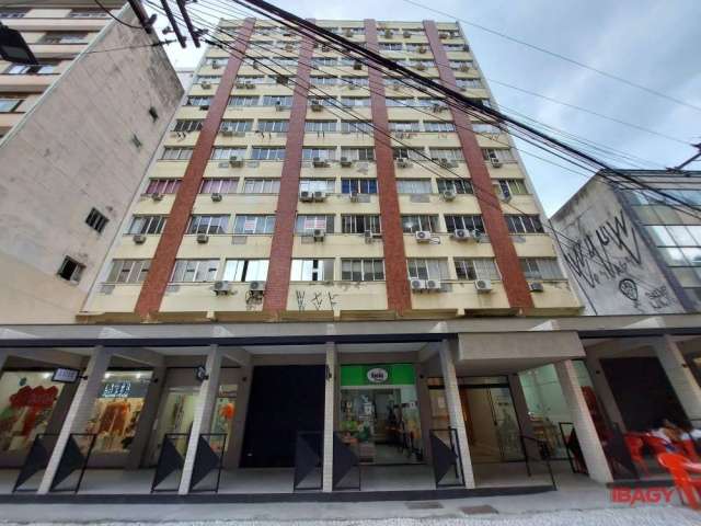 Sala comercial com 3 salas para alugar na Rua João Pinto, 30, Centro, Florianópolis, 52 m2 por R$ 800