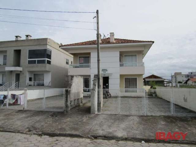 Apartamento com 2 quartos para alugar na Osvaldo Lamin, 505, Pachecos, Palhoça, 70 m2 por R$ 1.200