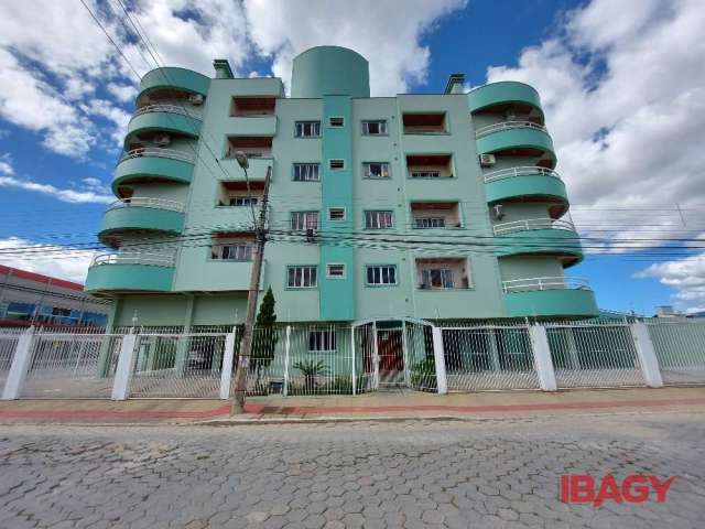 Apartamento com 1 quarto para alugar na Rua Vinícius de Moraes, 286, Ponte do Imaruim, Palhoça, 40 m2 por R$ 700