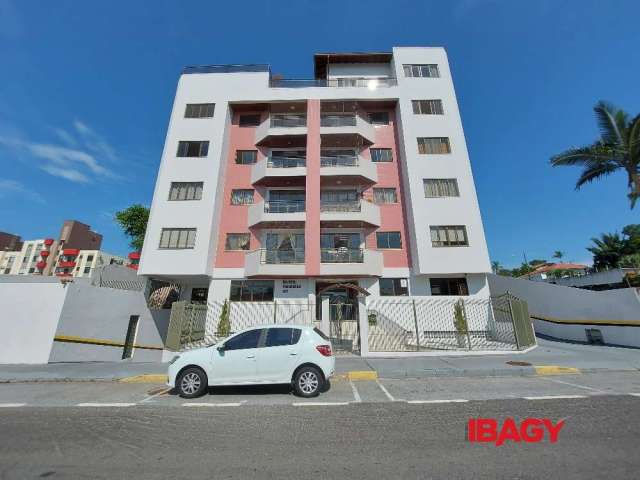 Apartamento com 3 quartos para alugar na Rua Vereador Nagib Jabor, 127, Capoeiras, Florianópolis, 107 m2 por R$ 3.800