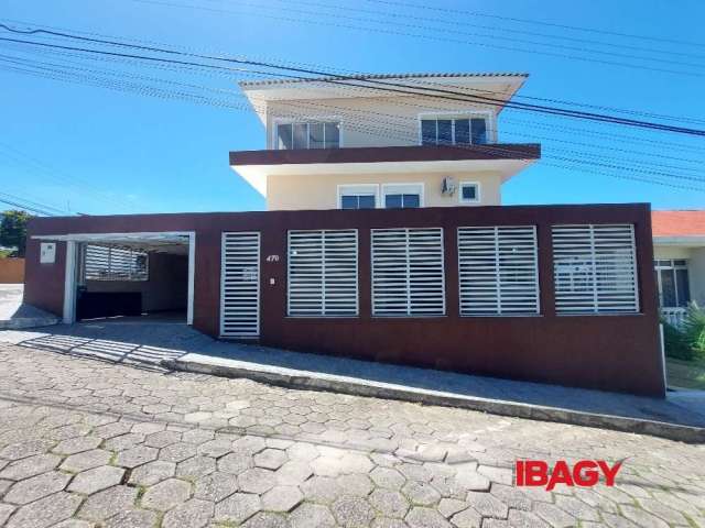 Casa com 4 quartos para alugar na Vinte e Tres de Marco, 470, Coqueiros, Florianópolis, 520 m2 por R$ 9.800