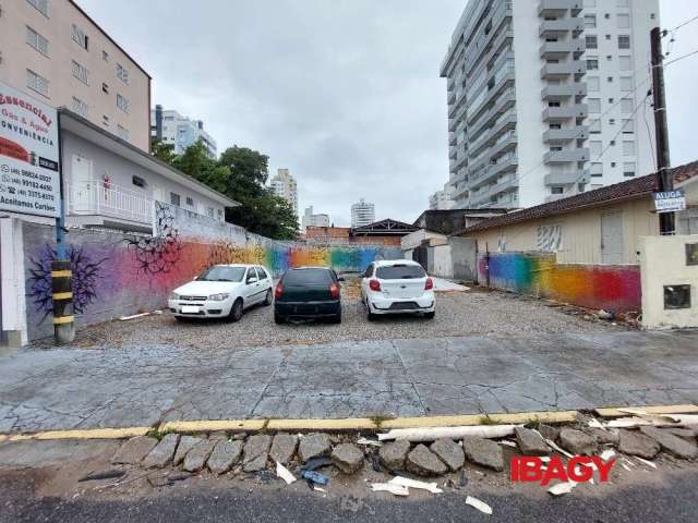 Terreno comercial para alugar na Rua Eugênio Portela, 34, Barreiros, São José, 357 m2 por R$ 1.800