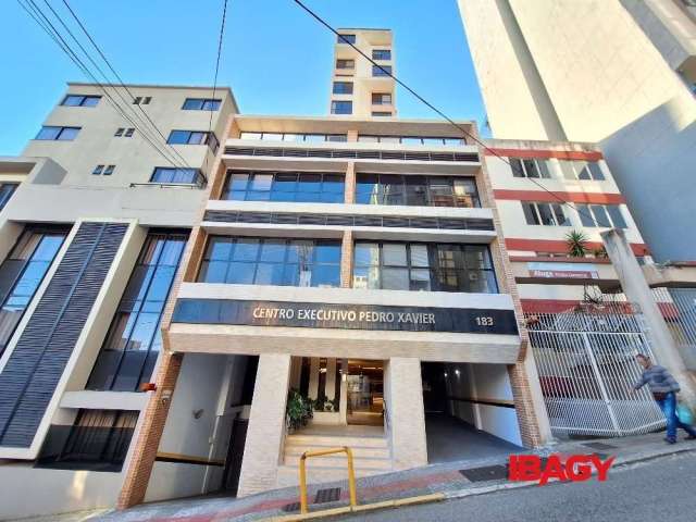 Sala comercial com 2 salas para alugar na Rua Bento Gonçalves, 183, Centro, Florianópolis, 54 m2 por R$ 1.800