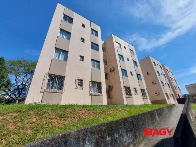 Apartamento com 2 quartos para alugar na Rua Pedro Alves, 186, Bela Vista, São José, 43 m2 por R$ 1.400