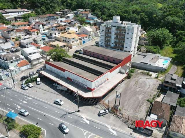 Barracão / Galpão / Depósito para alugar na Rua João Motta Espezim, 1355, Saco dos Limões, Florianópolis, 1513 m2 por R$ 60.000