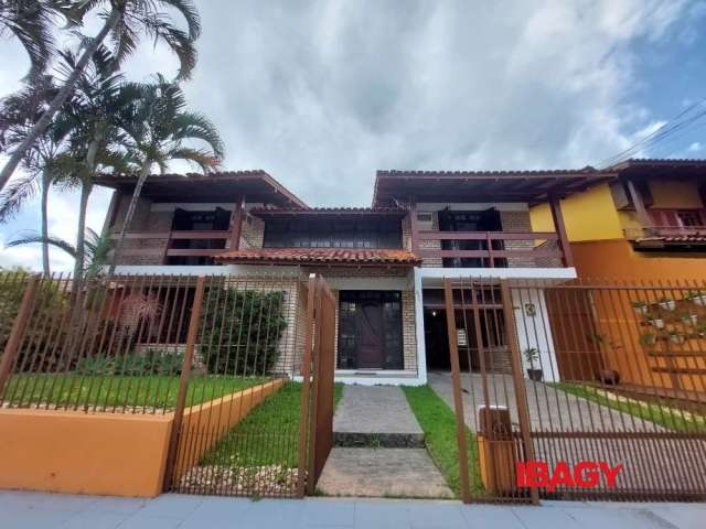 Casa com 4 quartos para alugar na Rua Itabira, 288, Itacorubi, Florianópolis, 360 m2 por R$ 10.000