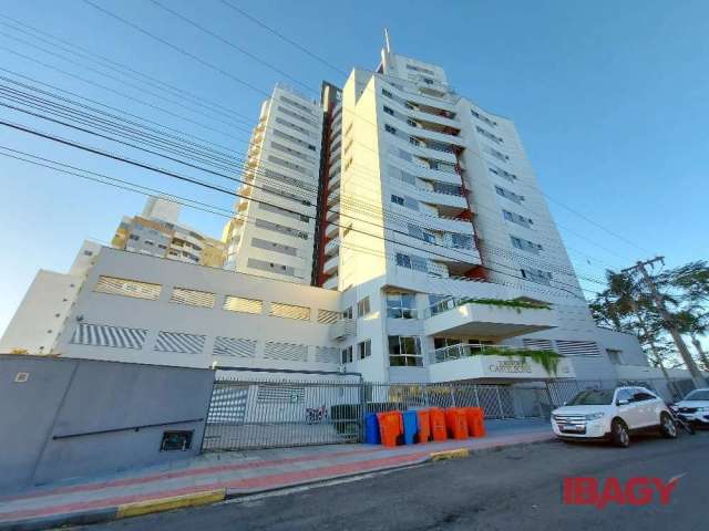 Apartamento com 3 quartos para alugar na Rua Professor Clementino de Brito, 455, Capoeiras, Florianópolis, 126 m2 por R$ 3.380