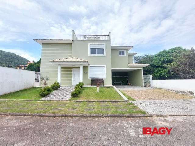 Casa em condomínio fechado com 3 quartos para alugar na Rua da Capela, 505, Campeche, Florianópolis, 310 m2 por R$ 17.000