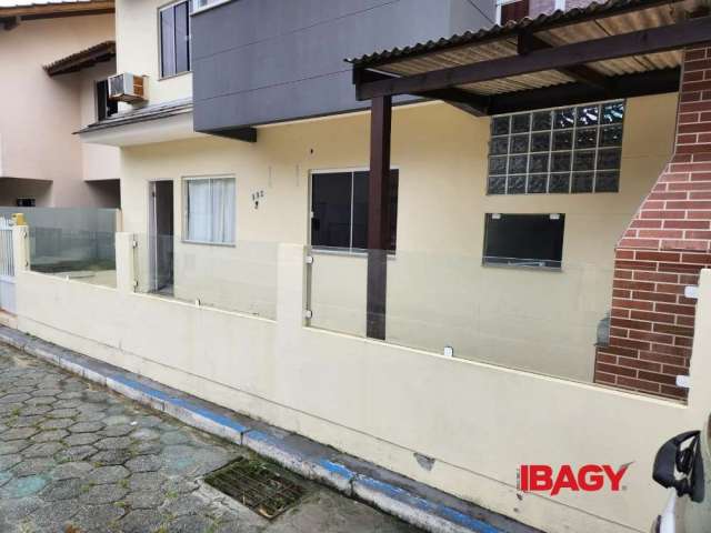 Apartamento com 2 quartos para alugar na Manoel João da Silva, 132, Ingleses do Rio Vermelho, Florianópolis, 65 m2 por R$ 2.600