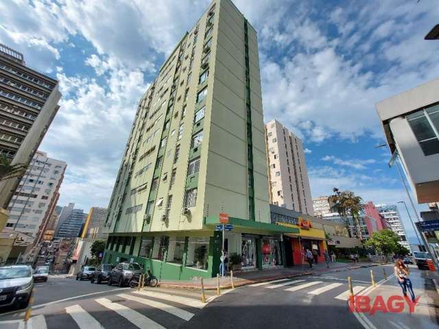 Apartamento com 2 quartos para alugar na Rua Álvaro de Carvalho, 346, Centro, Florianópolis por R$ 1.900