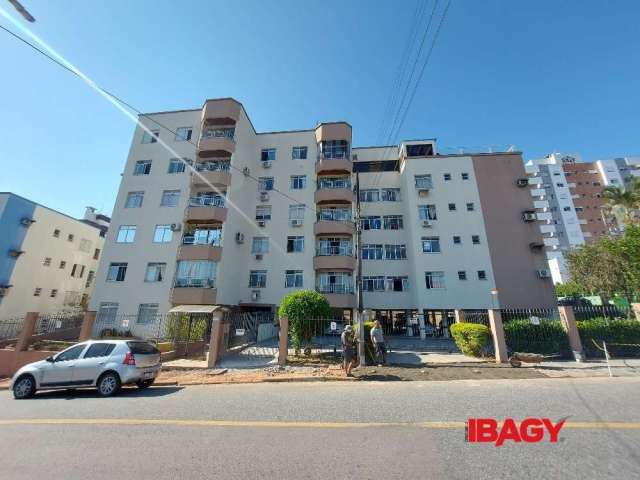 Apartamento com 3 quartos para alugar na Rua Afonso Pena, 737, Canto, Florianópolis, 101 m2 por R$ 3.450