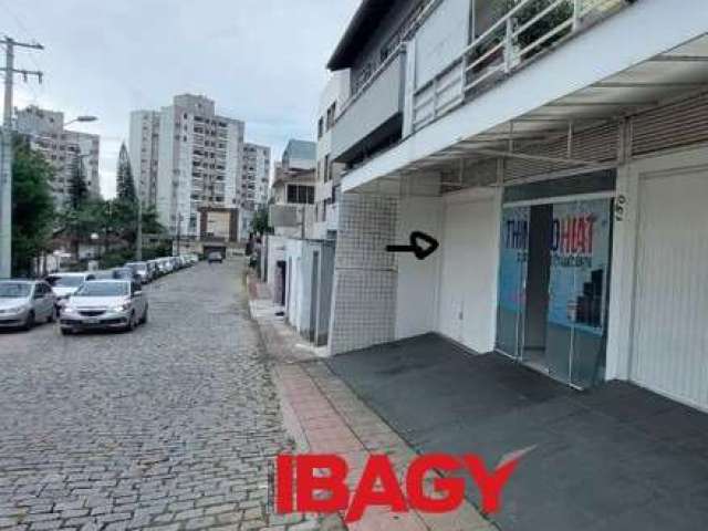 Garagem para alugar na Rua Jade Magalhães, 147, Centro, Florianópolis, 18 m2 por R$ 1.000