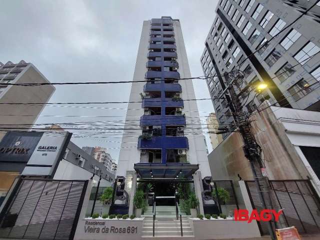 Apartamento com 2 quartos para alugar na Largo Benjamin Constant, 691, Centro, Florianópolis, 77 m2 por R$ 4.500