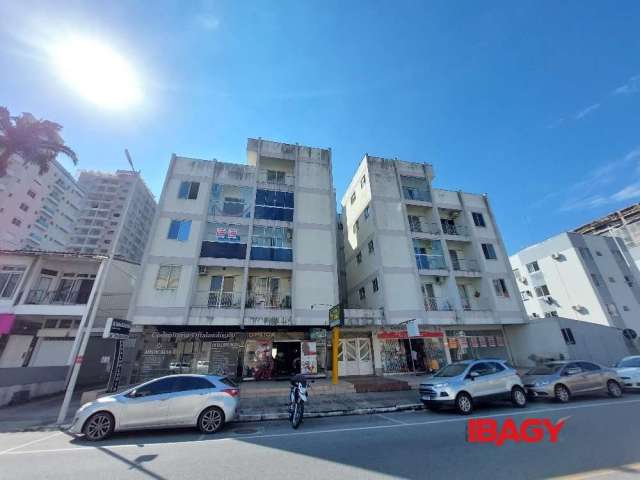 Apartamento com 2 quartos para alugar na Rua Delamar José da Silva, 100, Kobrasol, São José, 56 m2 por R$ 2.500