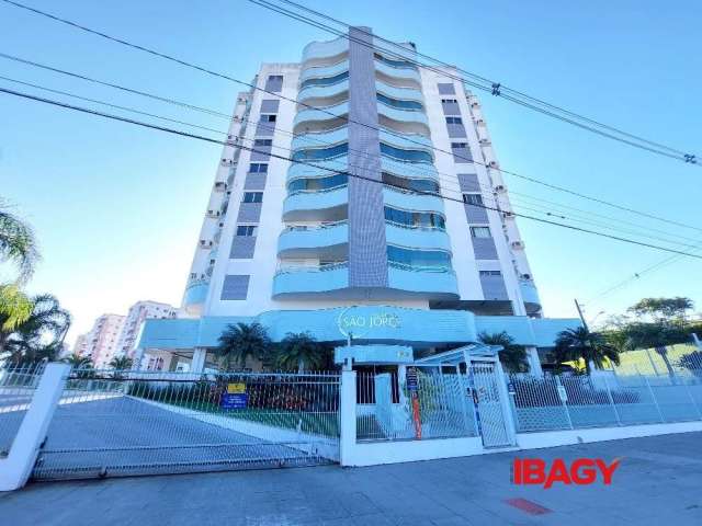 Apartamento com 4 quartos para alugar na Avenida Itamarati, 380, Itacorubi, Florianópolis, 125 m2 por R$ 6.200