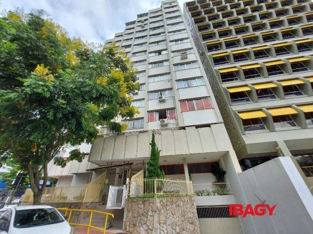 Apartamento com 2 quartos para alugar na Rua Antônio Dib Mussi, 384, Centro, Florianópolis, 70 m2 por R$ 2.600