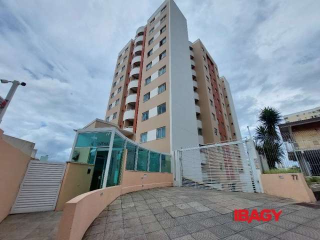 Apartamento com 2 quartos para alugar na Rua Madre Flávia Andretti, 77, Barreiros, São José, 57 m2 por R$ 2.100