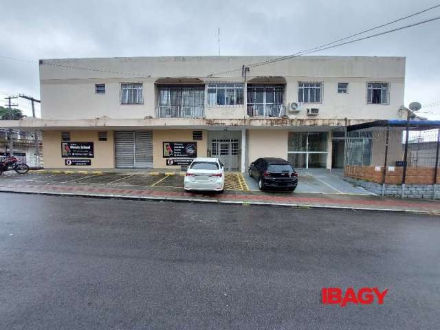 Ponto comercial com 1 sala para alugar na Rua Santos Saraiva, 2126, Estreito, Florianópolis, 90 m2 por R$ 2.200