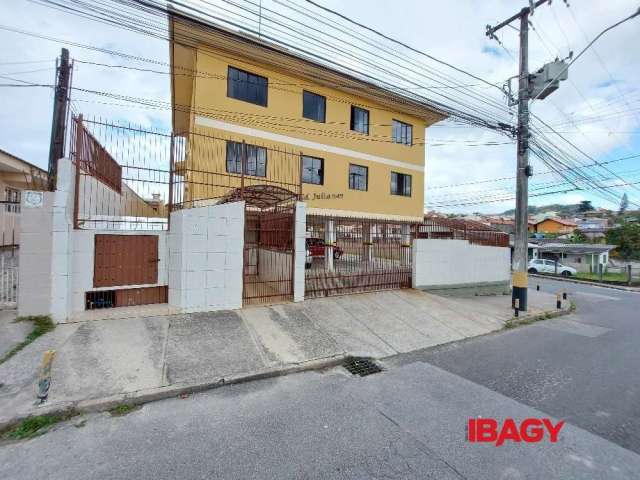 Apartamento com 2 quartos para alugar na Rua Dona Lídia, 1147, Serraria, São José, 60 m2 por R$ 1.350