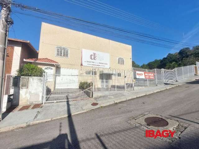 Barracão / Galpão / Depósito com 6 salas para alugar na Rua Manoel Eduardo Cardoso, 335, Bela Vista, São José, 1206 m2 por R$ 13.000