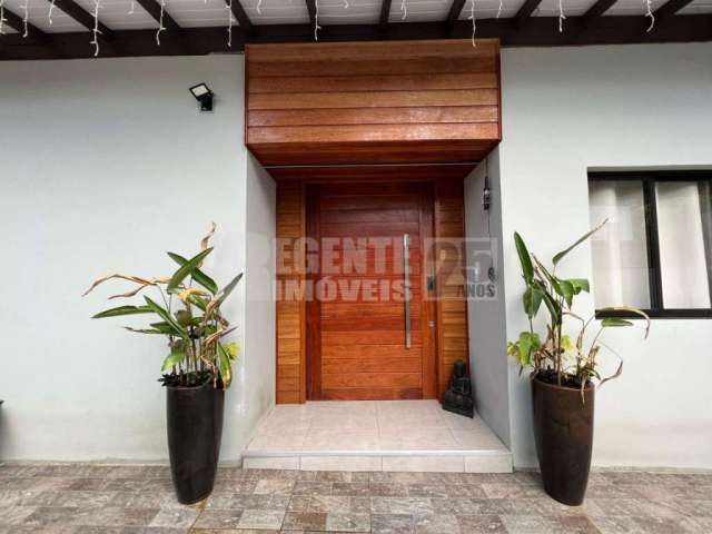 Casa com 4 quartos à venda no bairro Trindade em Florianópolis
