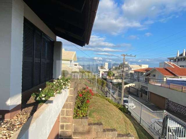 Casa à venda com 3 quartos no bairro Coqueiros em Florianópolis