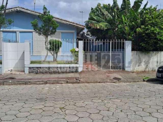 Casa para alugar na Rua Juvêncio Costa, 108, Trindade, Florianópolis, 62 m2 por R$ 7.500