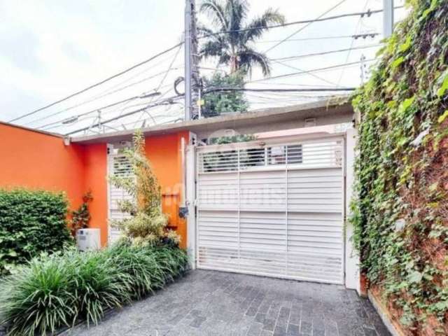 Casa a venda no Jardim Paulistano, 220m², 3 dormitórios, 1 suíte com 2 vagas.