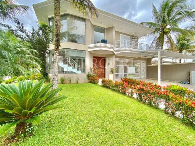 Casa Luxuosa com 4 quartos (4 suítes) à venda, 470 m² por R$ 4.200.000 - Jardim Acapulco - Guarujá/SP - Imobiliária Mercuri
