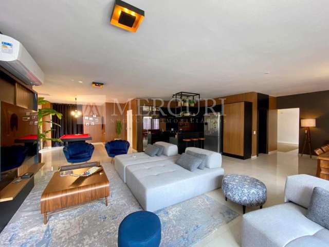 Cobertura Repaginada com Área Gourmet, 4 quartos (3 suítes) à venda, 440 m² por R$ 2.800.000 - Pitangueiras - Guarujá/SP - Imobiliária Mercuri