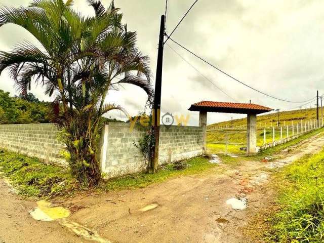 Chácara em Pouso Alegre - Santa Isabel com 2 dormitórios e 1 banheiro por R$ 750.000 para venda e locação