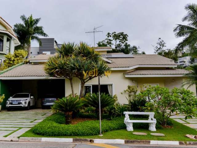 Casa de luxo em Condomínio Hills III - Arujá com 3 suítes e 330m² por R$3.120.000