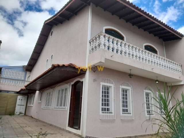 Casa espaçosa em Morro Branco: 4 dormitórios, 2 banheiros, 300m² úteis. Locação por R$ 5.000, 00