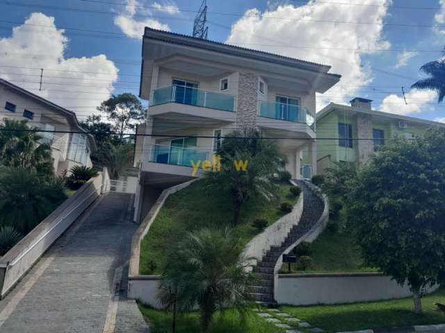 Casa em Condomínio Hills III - Arujá com 358M² e 3 suítes por R$ 2.8 milhões