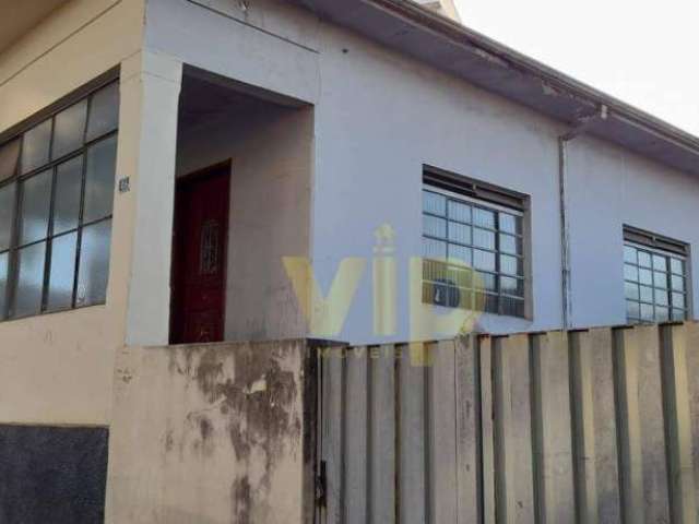 Casa com 2 dormitórios à venda por R$ 450.000,00 - Centro - Pouso Alegre/MG