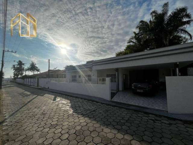 Casa à venda  por R$ 780.000 - Santo Antonio - Balneário Piçarras/SC