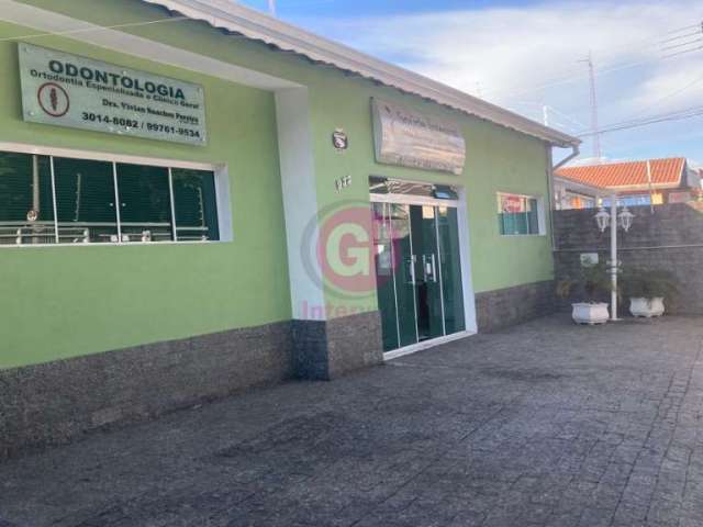 PONTO  COMERCIAL NO CENTRO DE JACAREI 5 salas , 10 vagas de garagem