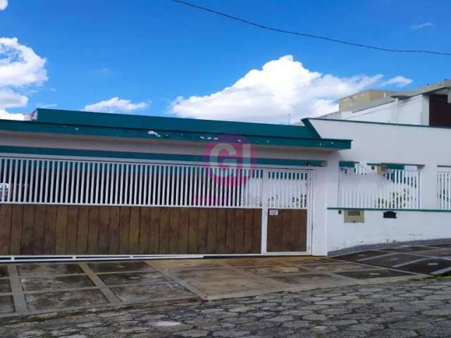 Casa com 4 quartos à venda no Centro, Jacareí , 700 m2 por R$ 1.100.000
