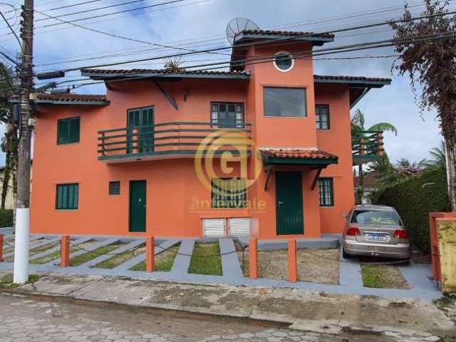 Casa com perfil comercial, aceita financiamento em Ubatuba na Lázaro.