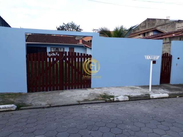 Casa Mobiliada para Venda no bairro Rio do Ouro em Caraguatatuba.