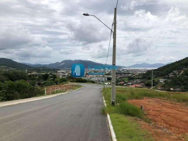 Terreno à venda na Rua Homero de Miranda Gomes, Fundos, Biguaçu por R$ 180.000